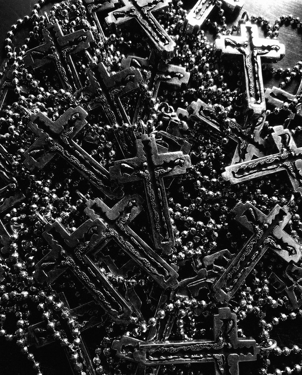 BLADE CROSS CHAIN